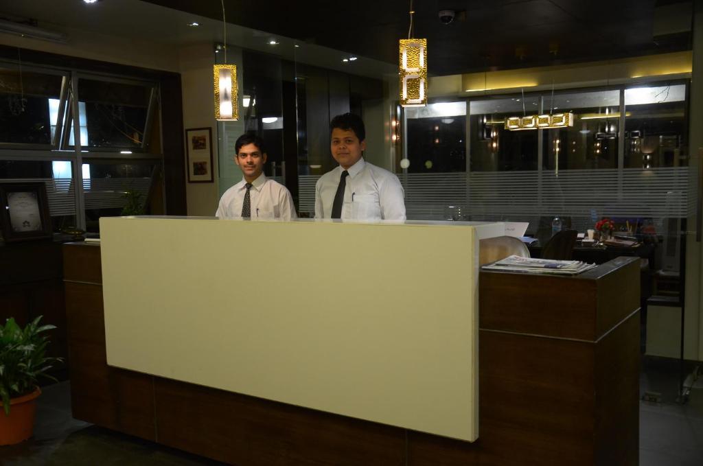Hotel Chandralok Лонавала Экстерьер фото