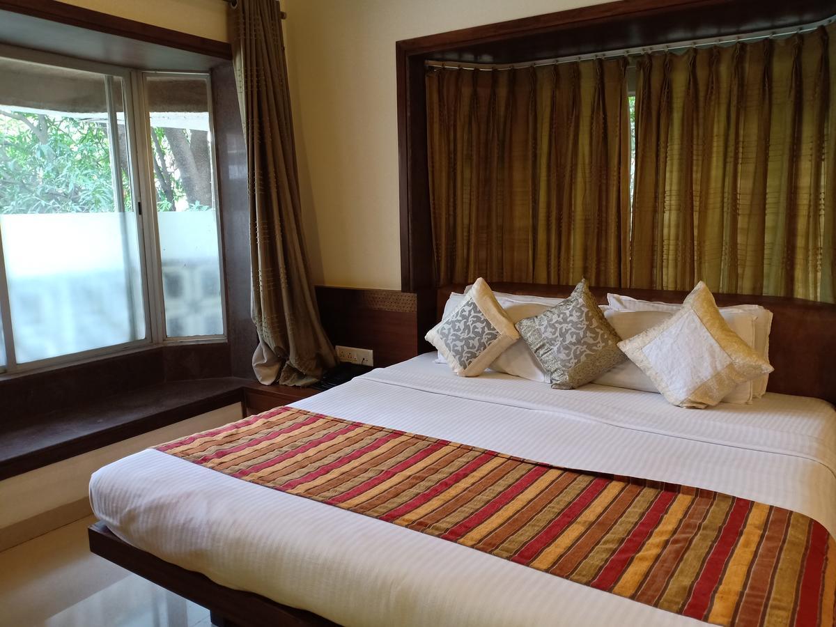 Hotel Chandralok Лонавала Экстерьер фото